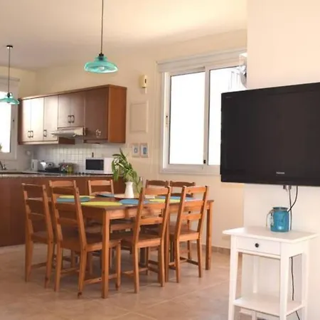 Calm 100m From The Βίλα *