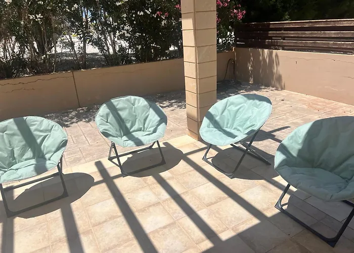 Calm 100m From The * アヤナパ