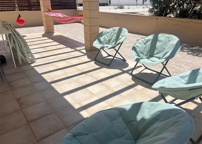 Calm 100m From The ヴィラ